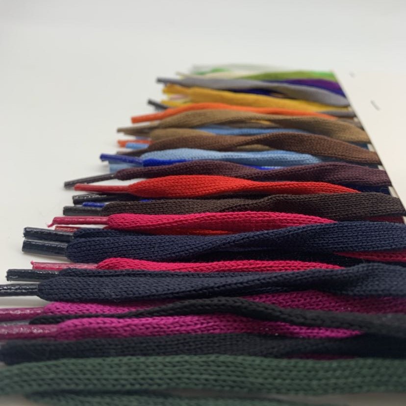 Des lacets sur mesure avec un large choix de couleurs à SCF l'atelier de tressage