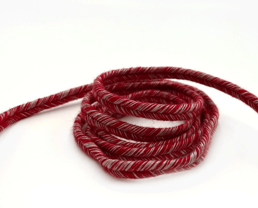 un soutache rouge et marron de la société choletaise de fabrication fait sur métier bois de 1830