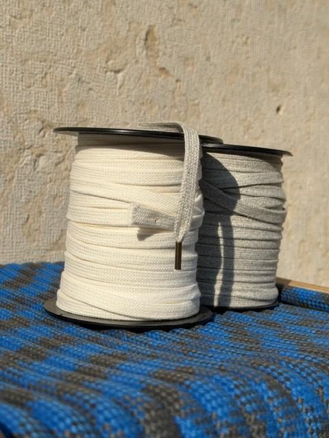 lacet sur mesure à la caserne des minimes comme au BHV paris 