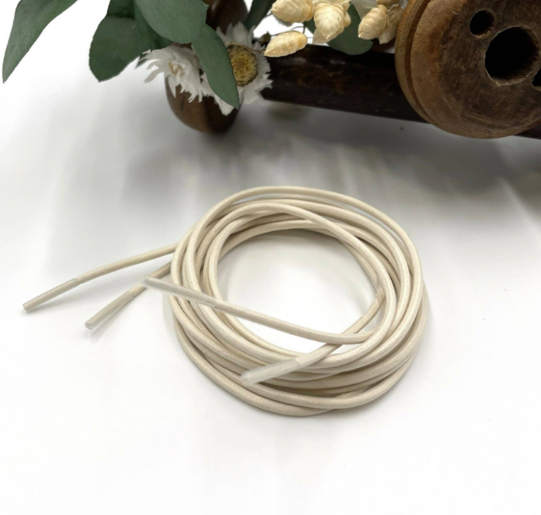 Classic white glazed laces for Derby and Richelieu shoes, SCF Paris